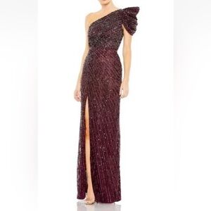 NWT Mac Duggal Sz 2 Blackberry Sequin Embellished Puff One Shoulder Gown (5622)